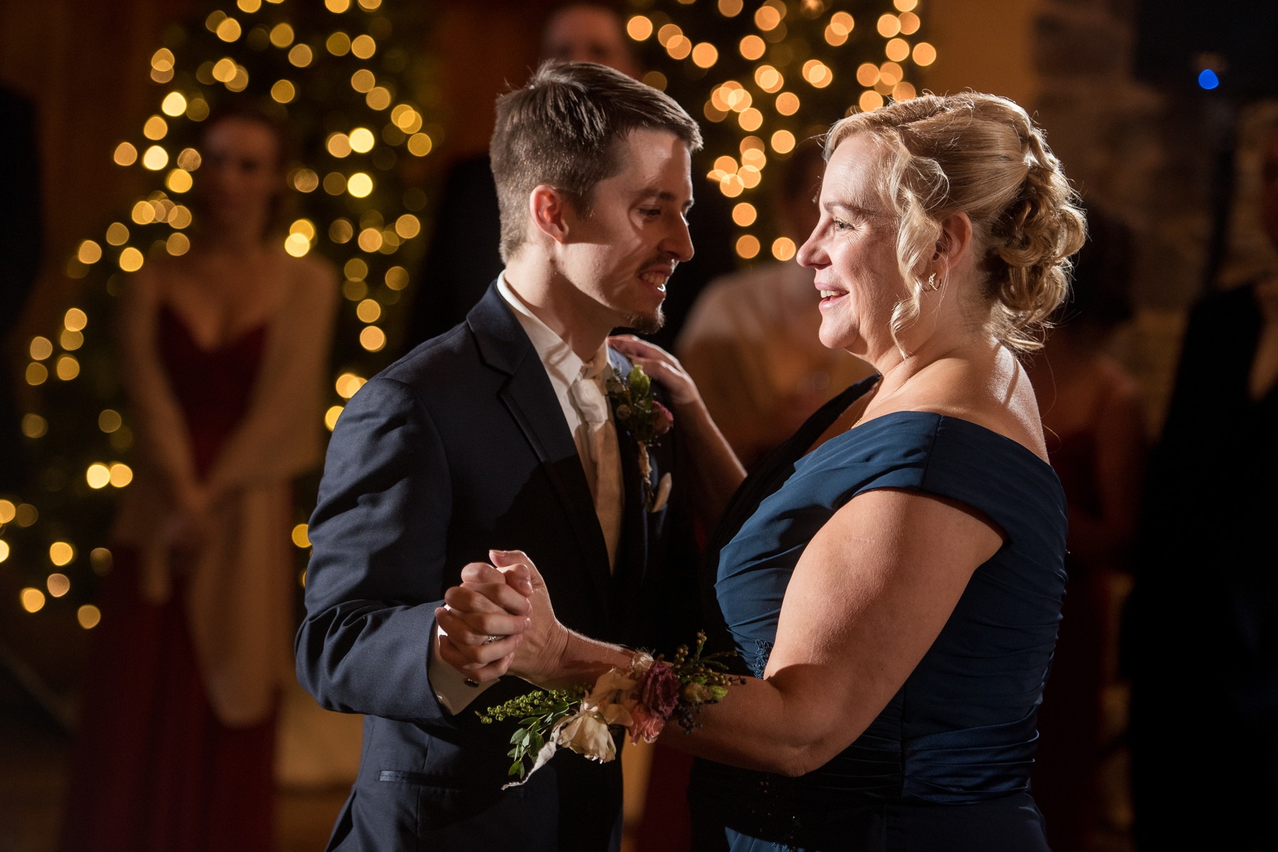 Harvest View Barn Hershey Farms Elizabethtown Pa wedding photography